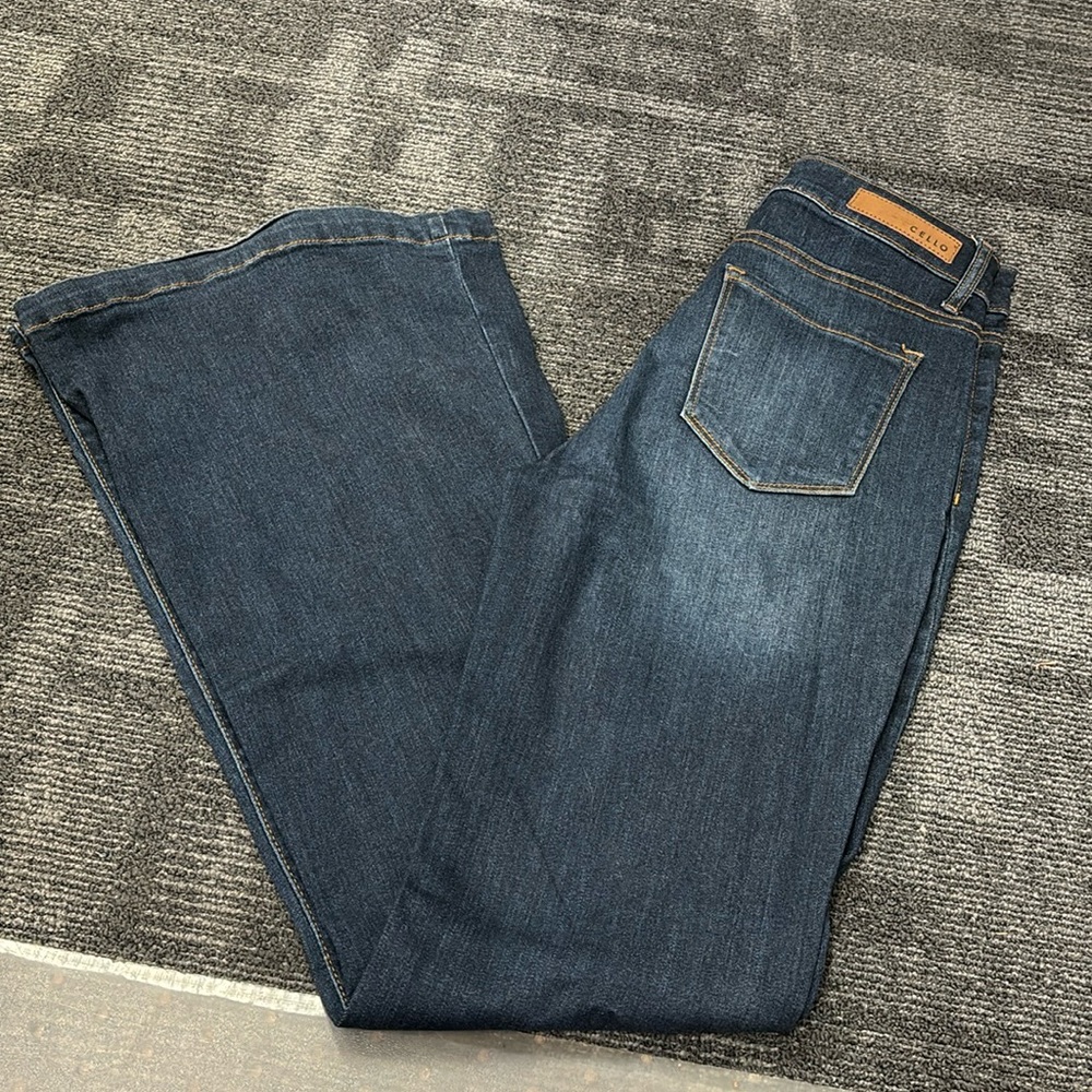 **SALE*Cello, High waisted, size 3 Boutique Store Flare Jeans, Brand New jeans..